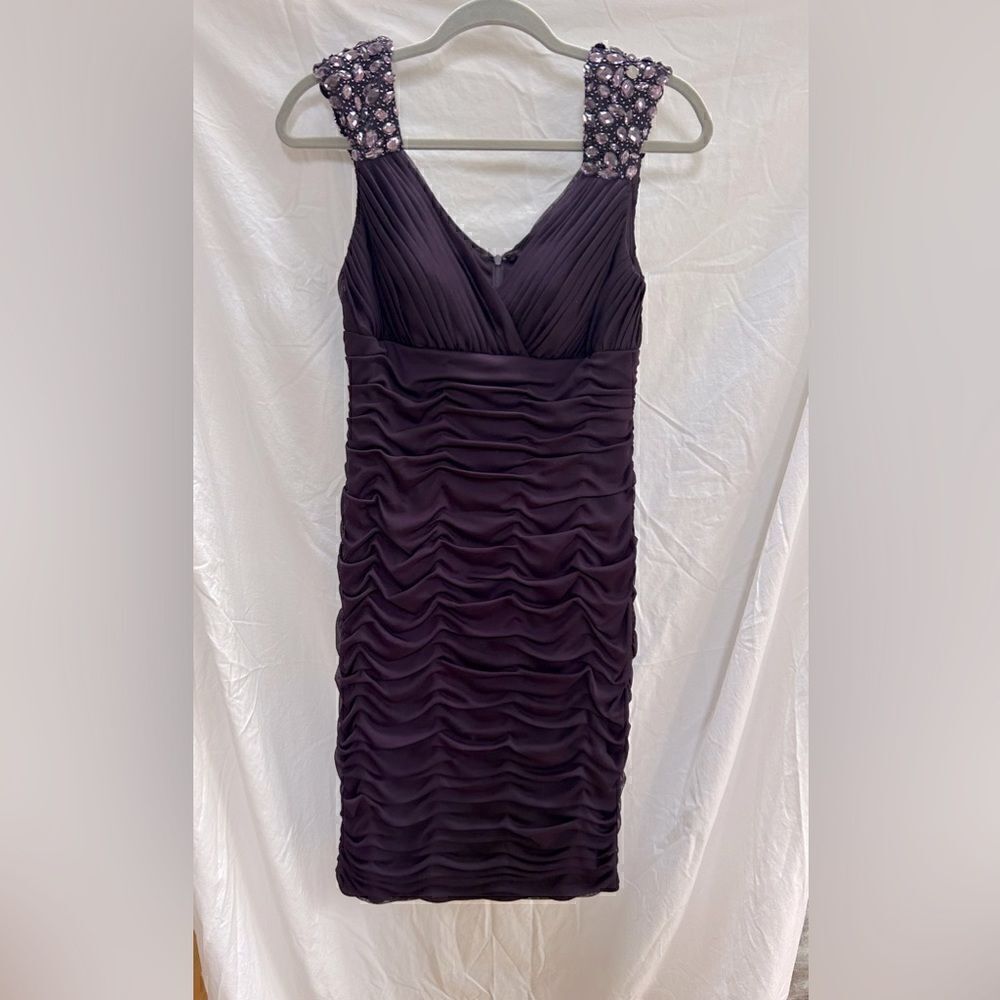 Xscape Bodycon purple midi gown size 6 EUC jewels on shoulders rouched body